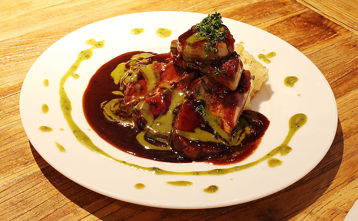 「牛トモサンカクのロッシーニ」レギュラー2,200円