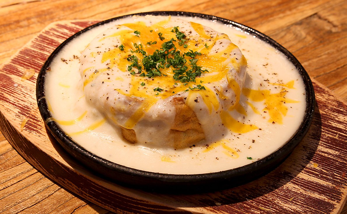 「お好み焼き ～フレンチソース～ 4種のチーズソース」1,400円